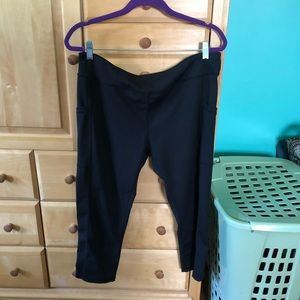 CVG solid black capris with pockets